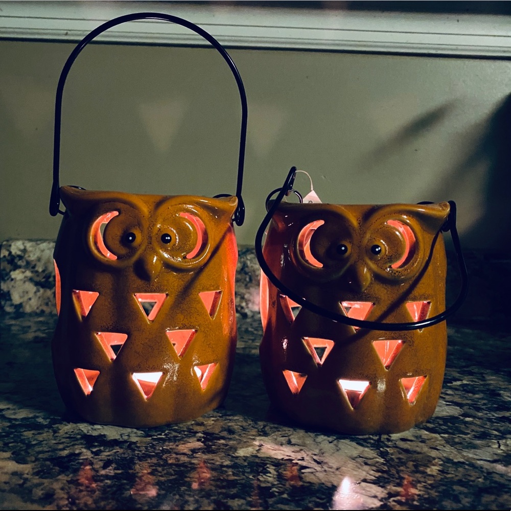 Owl lantern comes with 2